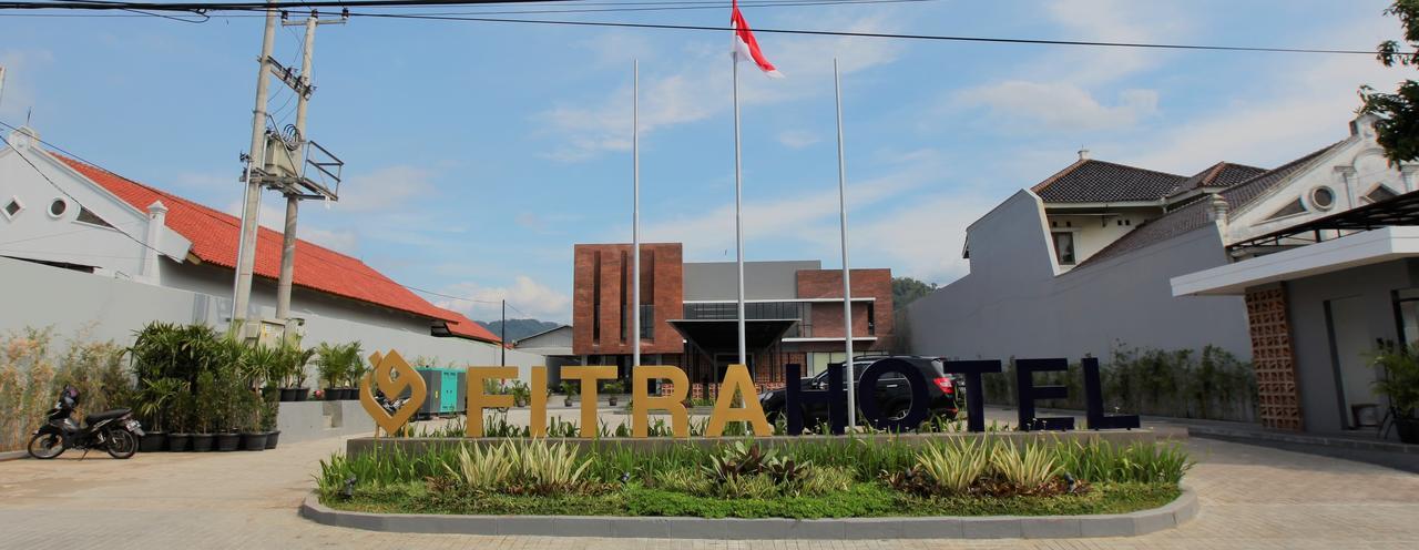 Fitra Hotel Majalengka Ngoại thất bức ảnh